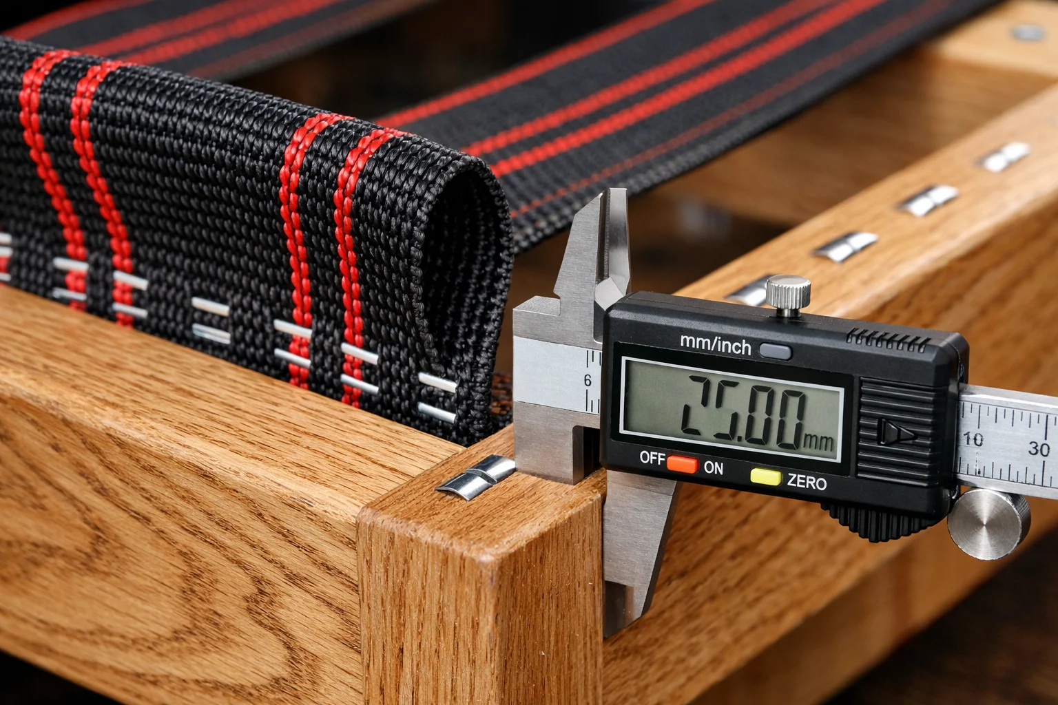Elastic seat webbing rebound and recovery test on hardwood frame